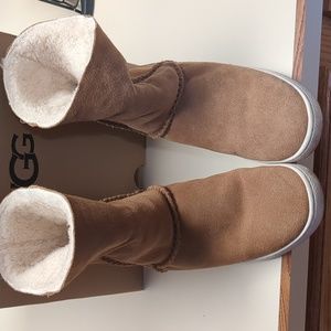 Ugg Women's Mika classic sneaker boots